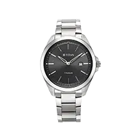 watch visuals optimized with dial clarity and reflection balance for marketplace product displays